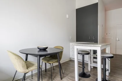 Logement entier à Glassworks Avenue, East Cambridge, image 6 de 10