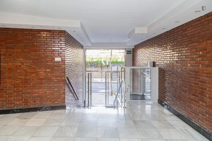Private room at Calle de Mariano Barbasán, image 17 of 17
