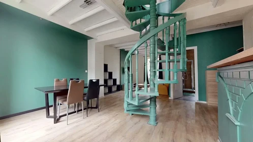 Chambre privée à Rue du Treyve, Crêt de Roc, image 8 de 10