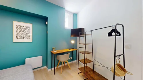 Private room at 2 Rue Charles Moureu, 64000 Pau, France, image 1 of 23