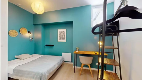 Private room at 2 Rue Charles Moureu, 64000 Pau, France, image 2 of 23