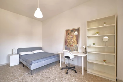 Room for rent with double bed Pescara