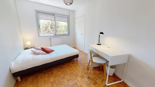 Quarto barato em Villeurbanne