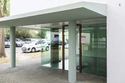 Private room at Boulevard Albert 1er, image 46 of 49