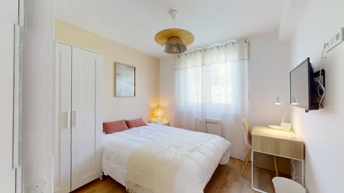 Stanza privata in 387 rue de Verdun, immagine 6 di 14