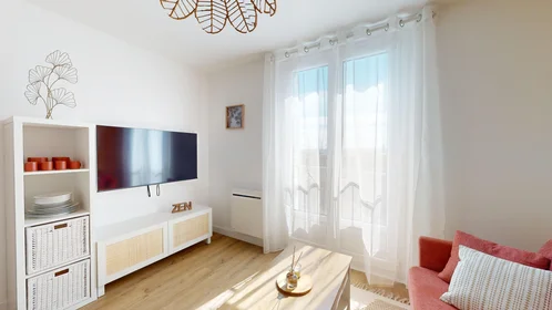 私人房间 在 387 rue de Verdun, 12的图像2