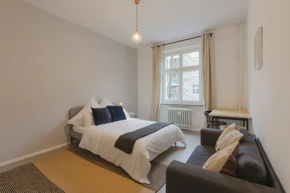 Chambre privée à Gubener Straße, Bezirk Friedrichshain-Kreuzberg, image 1 de 10