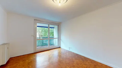 Entire apartment at Avenue des Champs Perdrix, Fontaine d'Ouche, image 1 of 10