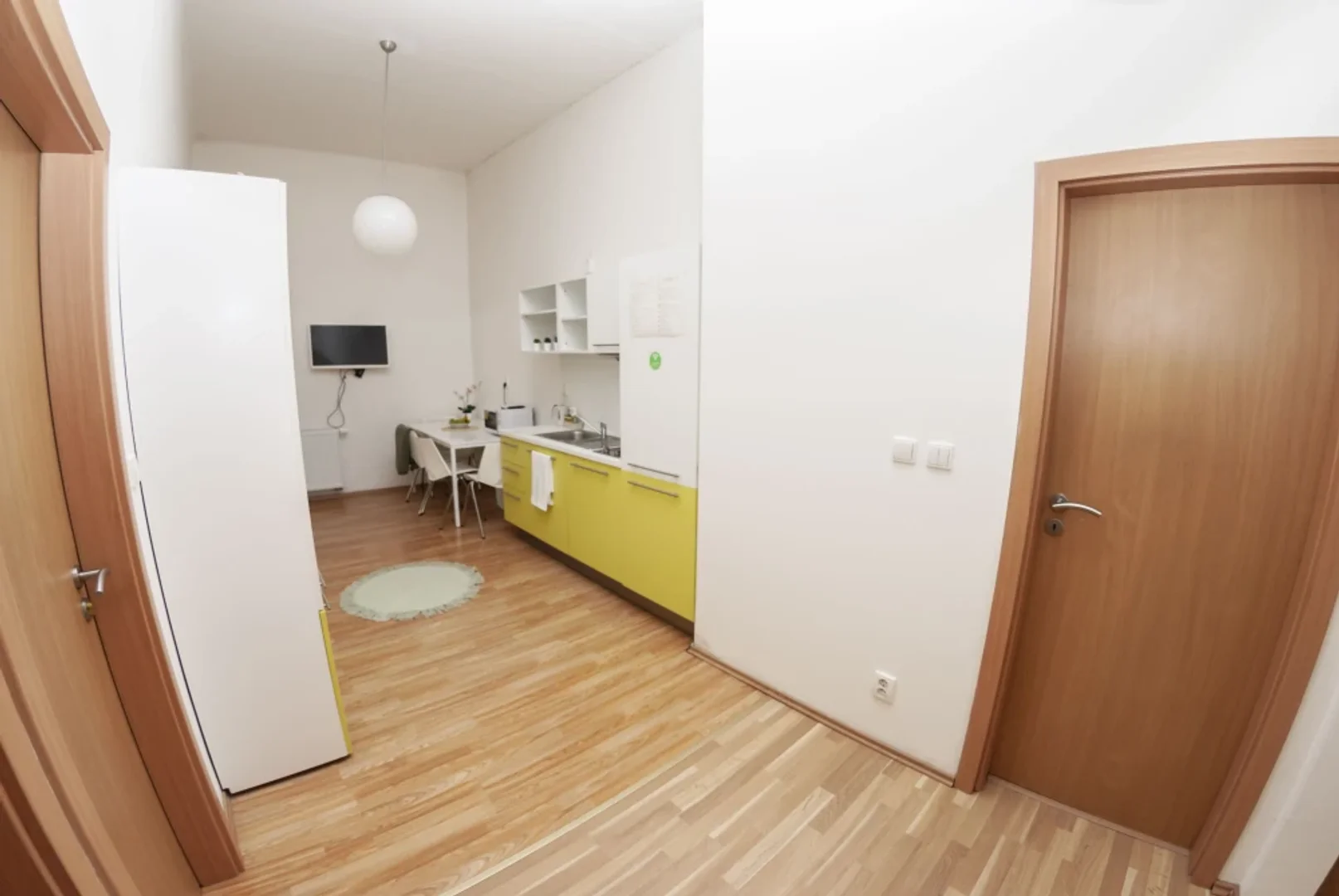 Habitación estudiantil económica con ubicación conveniente en 