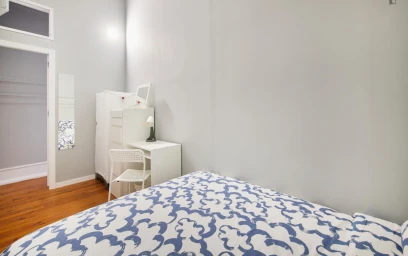 Private room at Avenida António Serpa, image 3 of 20