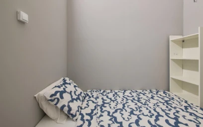 Private room at Avenida António Serpa, image 2 of 20