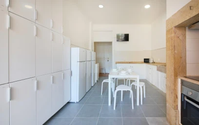 Private room at Avenida António Serpa, image 11 of 20