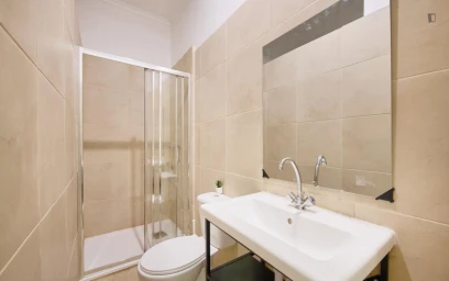 Private room at Avenida António Serpa, image 20 of 20
