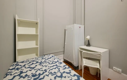 Private room at Avenida António Serpa, image 5 of 20