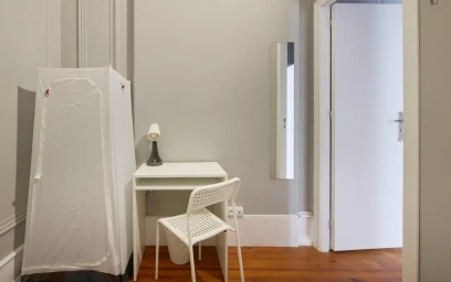 Private room at Avenida António Serpa, image 6 of 20