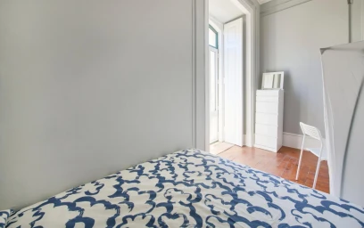 Private room at Avenida António Serpa, image 3 of 20