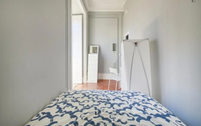 Private room at Avenida António Serpa, image 4 of 20