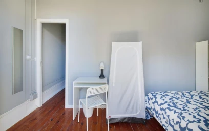 Private room at Avenida António Serpa, image 6 of 20
