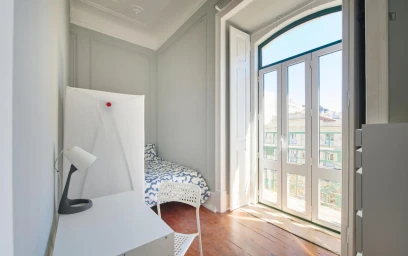 Private room at Avenida António Serpa, image 7 of 20