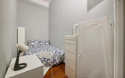 Private room at Avenida António Serpa, image 1 of 20