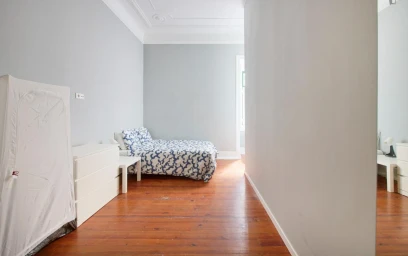 Private room at Avenida António Serpa, image 2 of 20