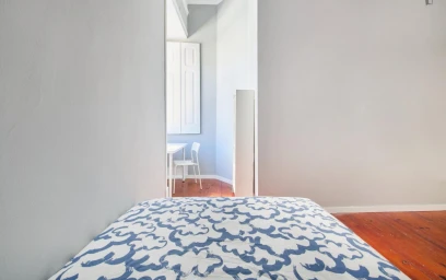 Private room at Avenida António Serpa, image 5 of 20