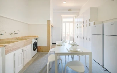 Private room at Avenida António Serpa, image 10 of 20