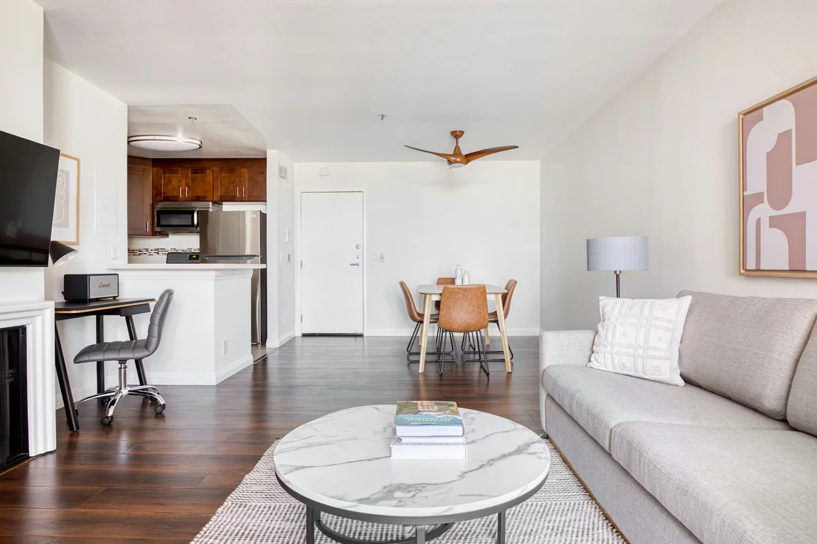 Franklin Avenue, Hollywood Hills West