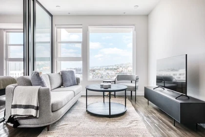 Logement avec 3 chambres à Hollywood