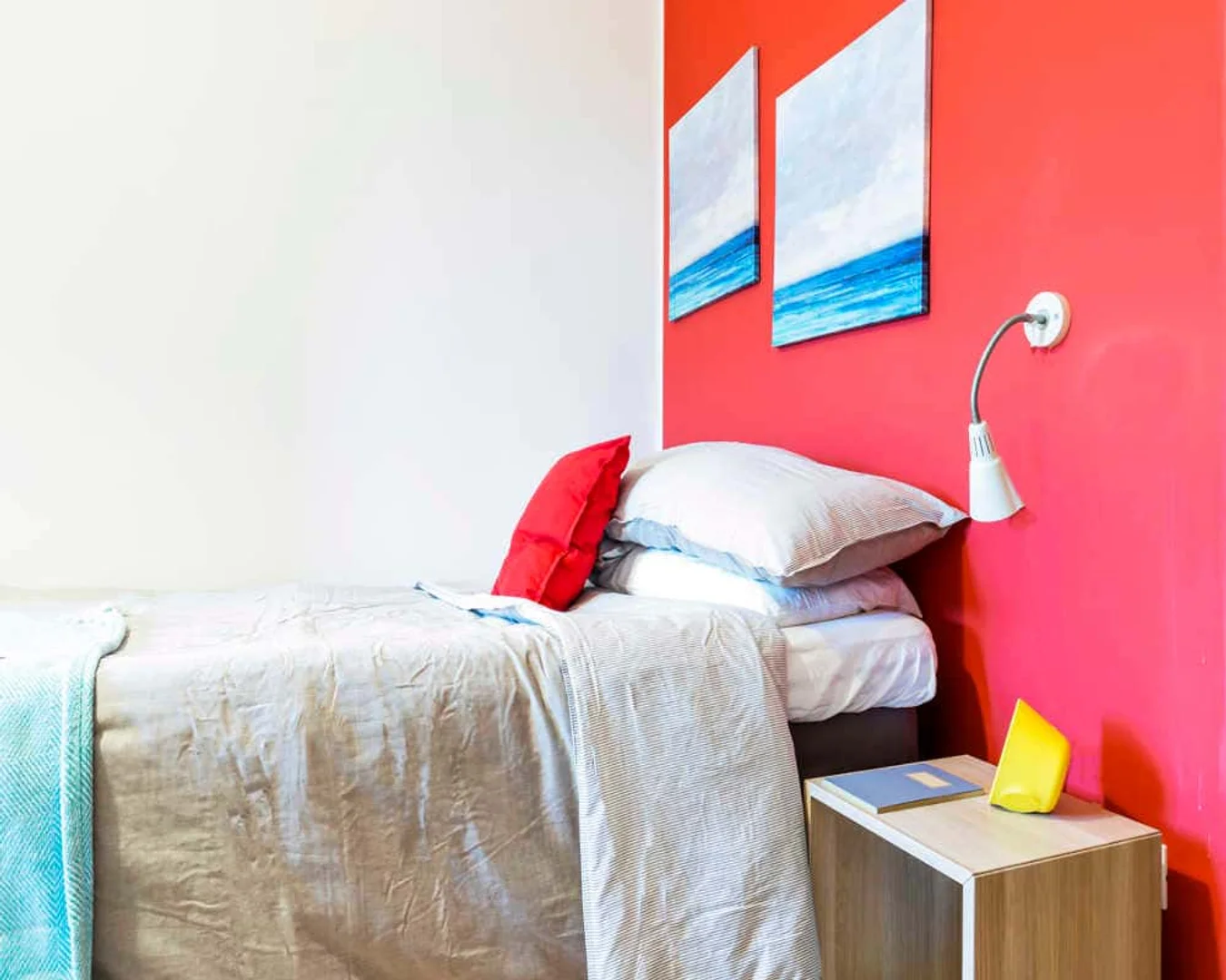 Habitación acogedora para estudiantes disponible en 