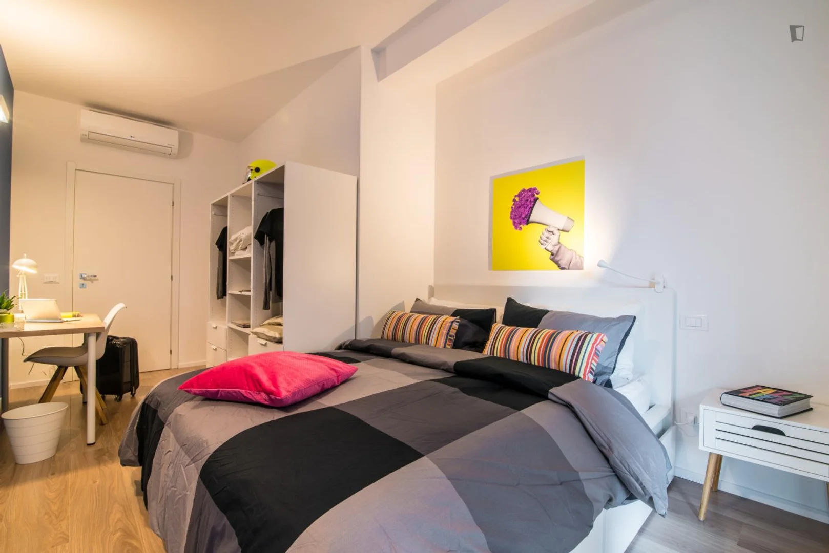 Habitación estudiantil económica con ubicación conveniente en 