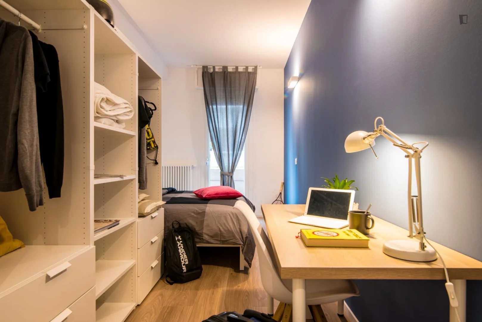 Habitación acogedora para estudiantes disponible en 