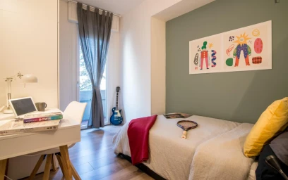 {area} de ortak bir dairede kiralık oda