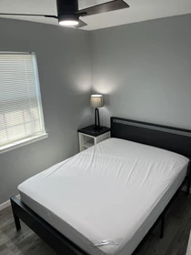 Room for rent with double bed Dallas