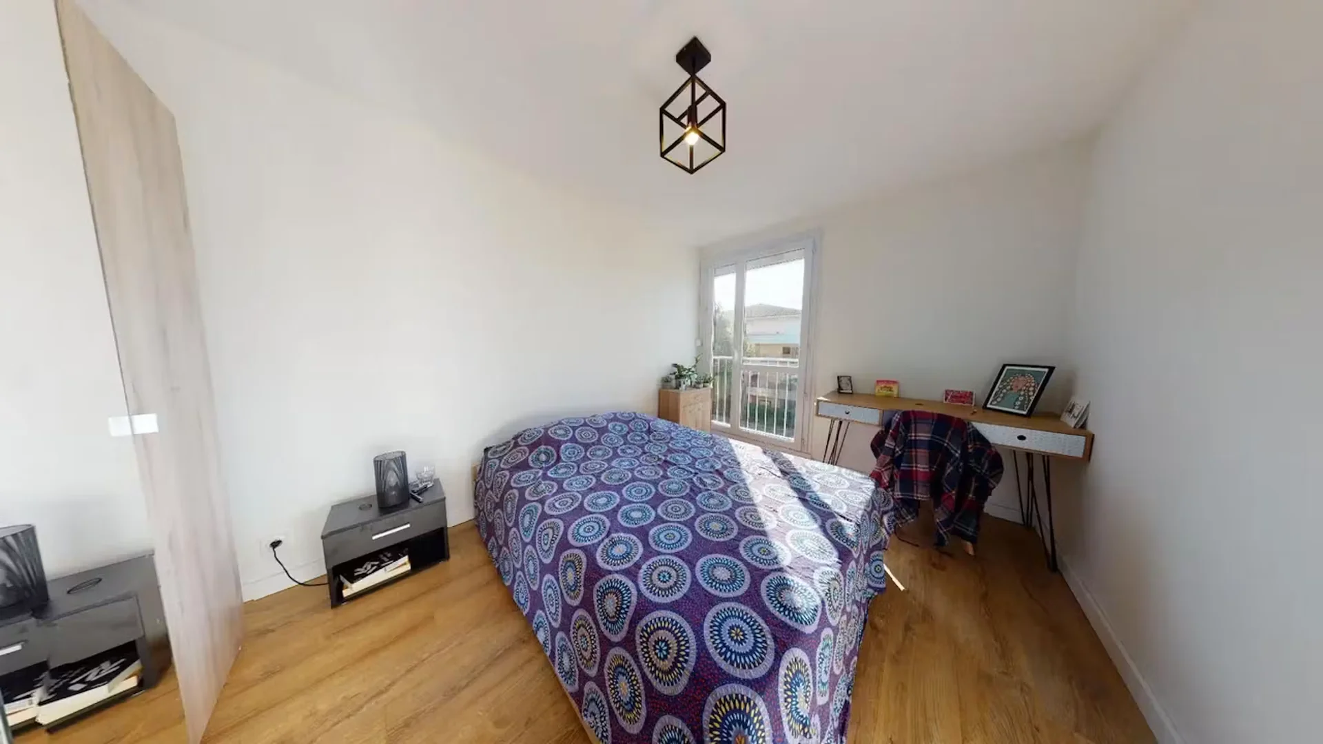'de öğrenci dairesinde, tamamen mobilyalı kiralık oda