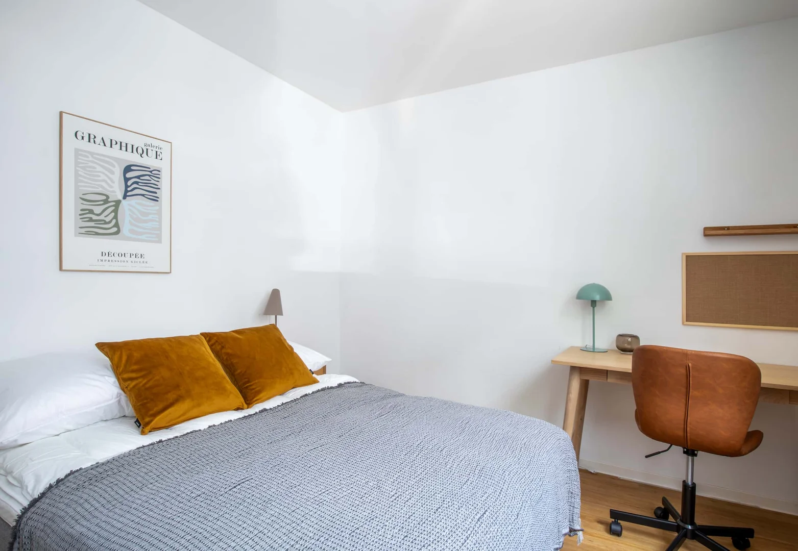 Habitación acogedora para estudiantes disponible en 