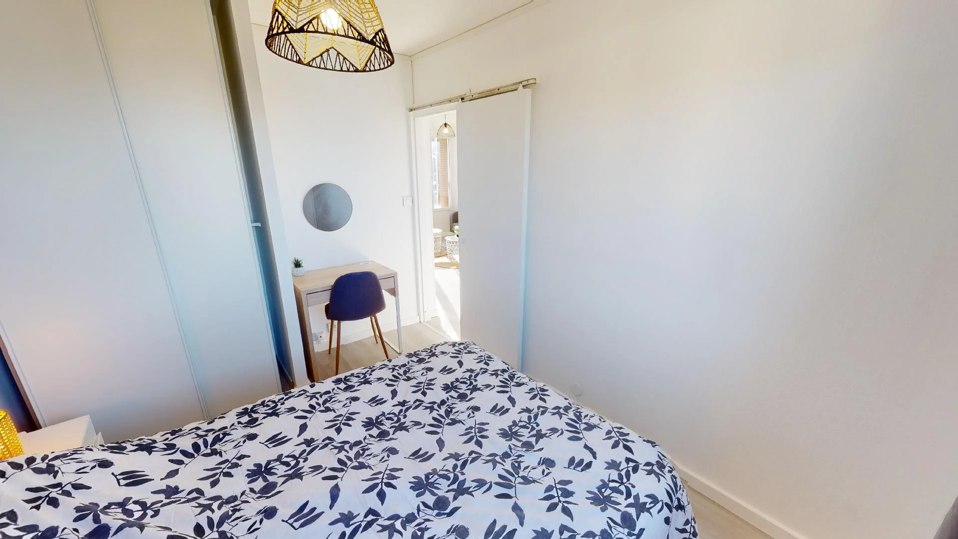 Zimmer in Studentenwohnung in zu vermieten, voll möbliert