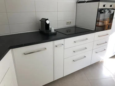 Alojamento com 2 quartos em {area}