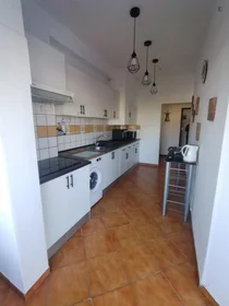 Private room at Rua Mendes dos Remédios, image 7 of 19