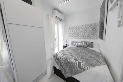 Room for rent with double bed Madrid