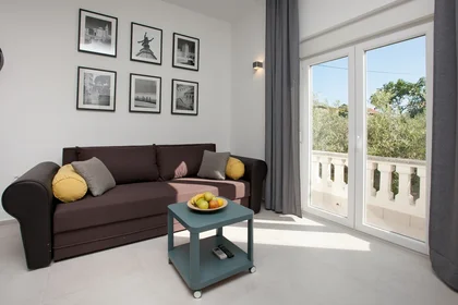 Entire apartment at Ulica Andrije Kačića Miošića 5, image 1 of 8