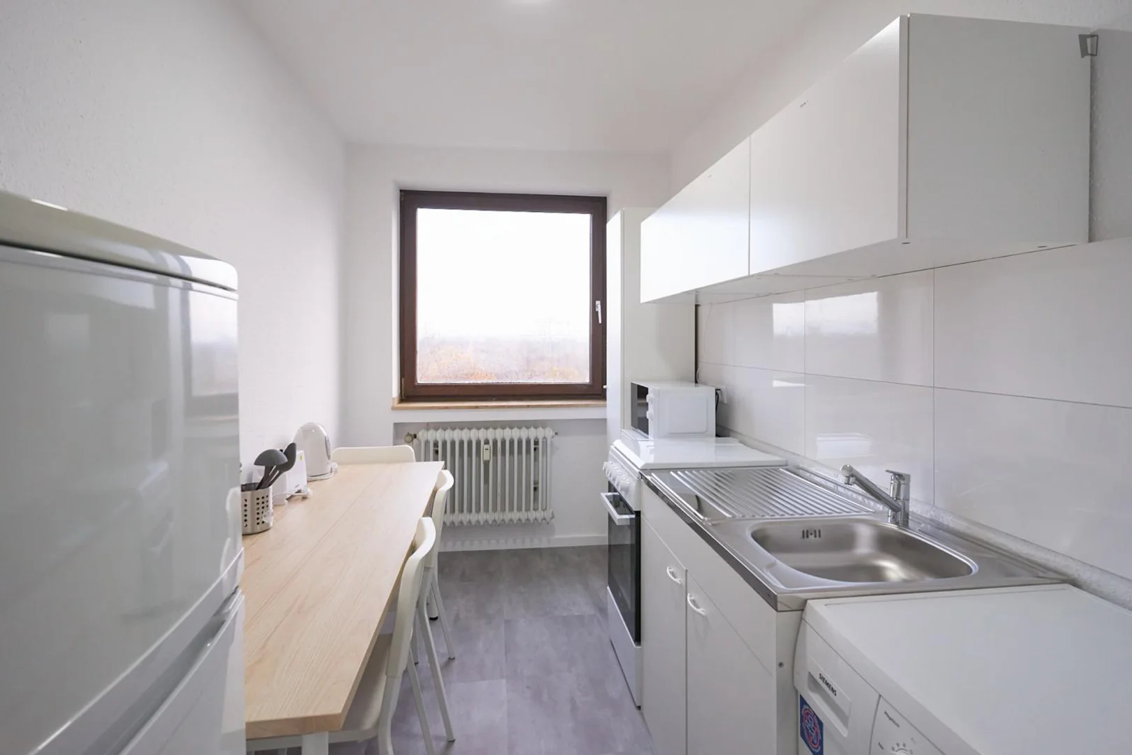 Budget-friendly student room close to campus in 