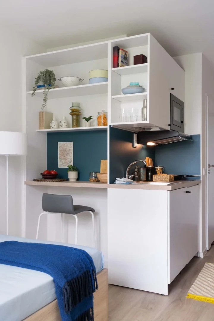 Habitación asequible para estudiantes con buena iluminación en 