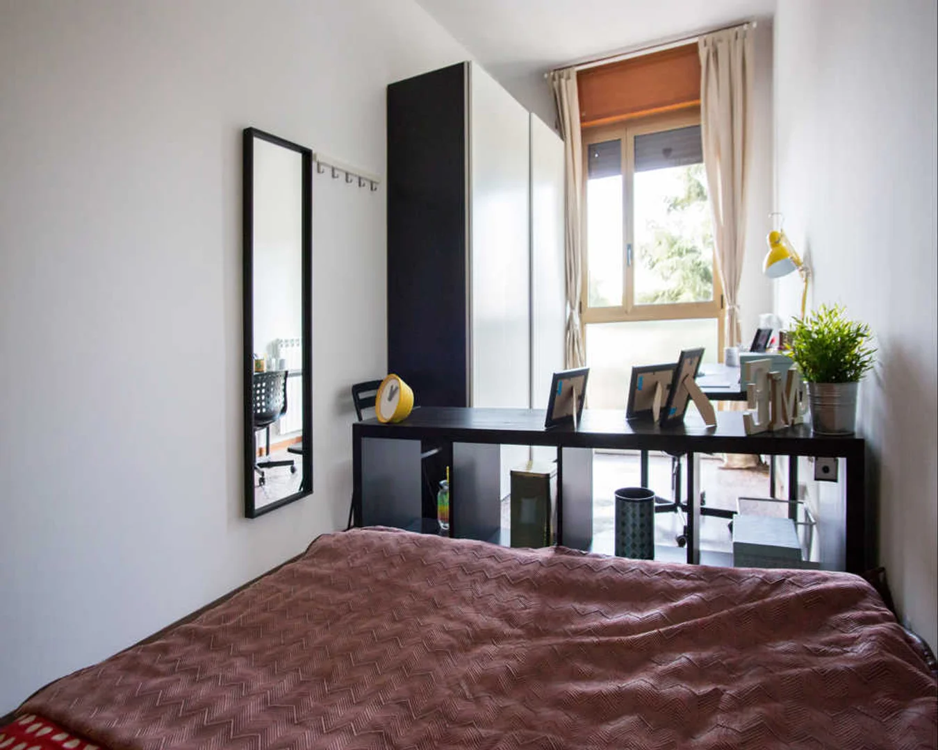 Funktionelles Studentenzimmer perfekt zum Studieren in 