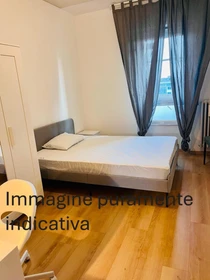 Quarto para alugar ao mês em Milano