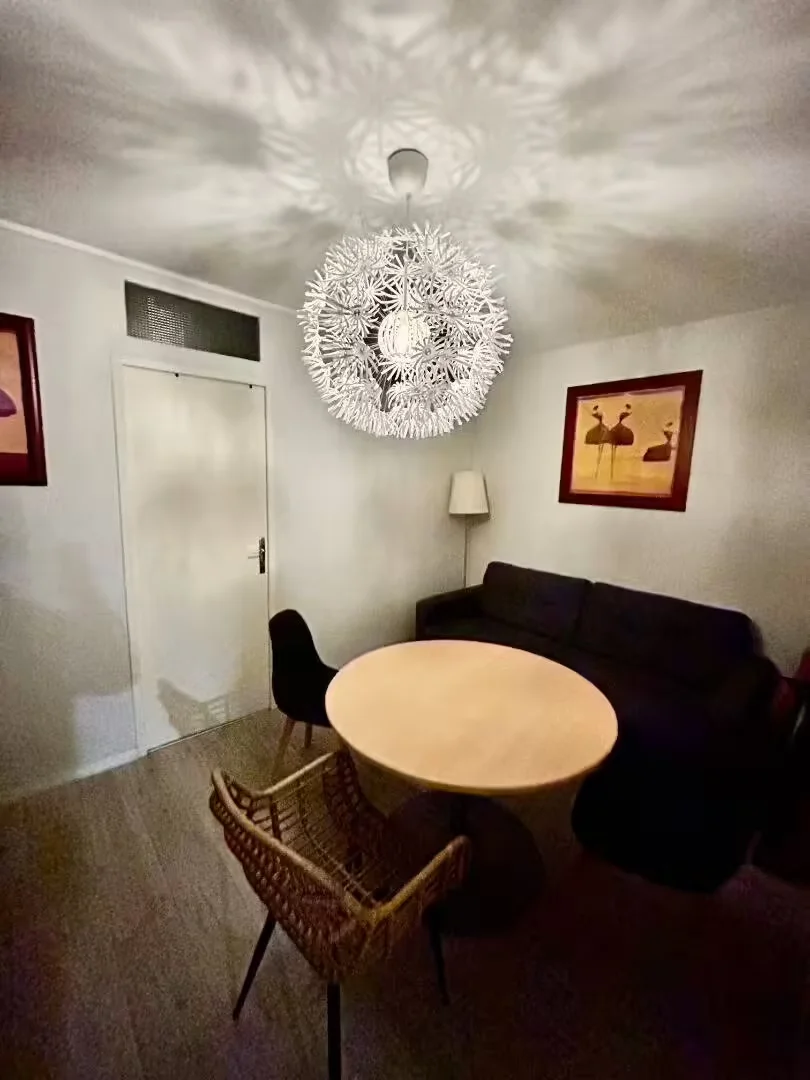 Habitación acogedora para estudiantes disponible en 