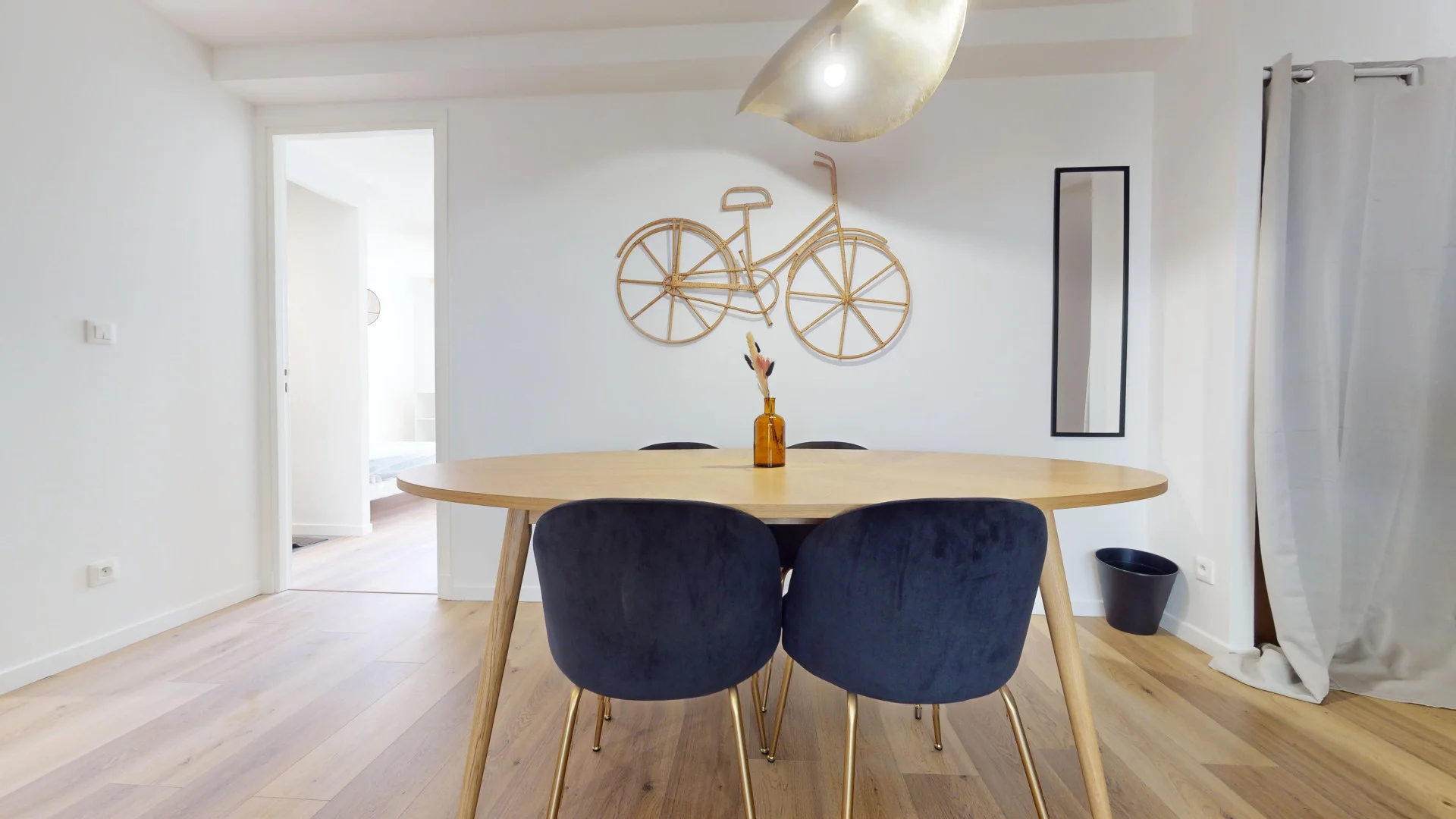 Habitación acogedora para estudiantes disponible en
