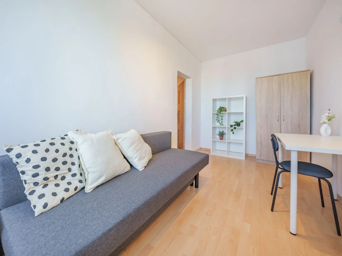 Habitación acogedora para estudiantes disponible en 