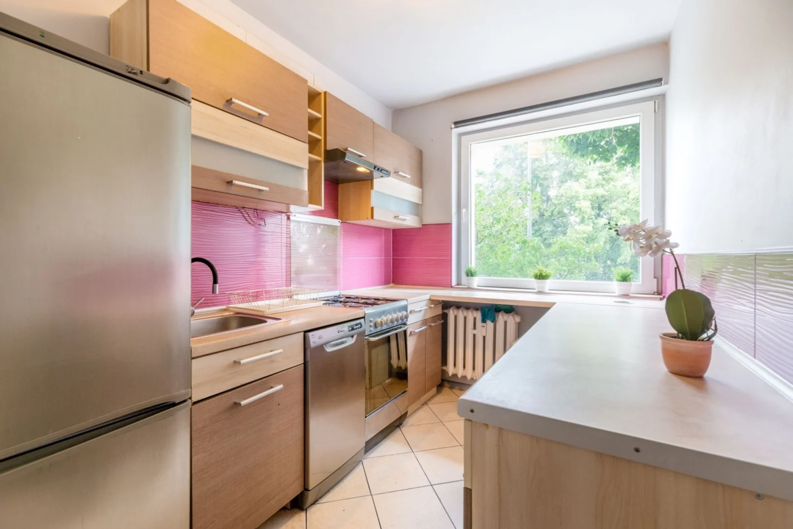 Room for rent in student apartment in , fully furnished