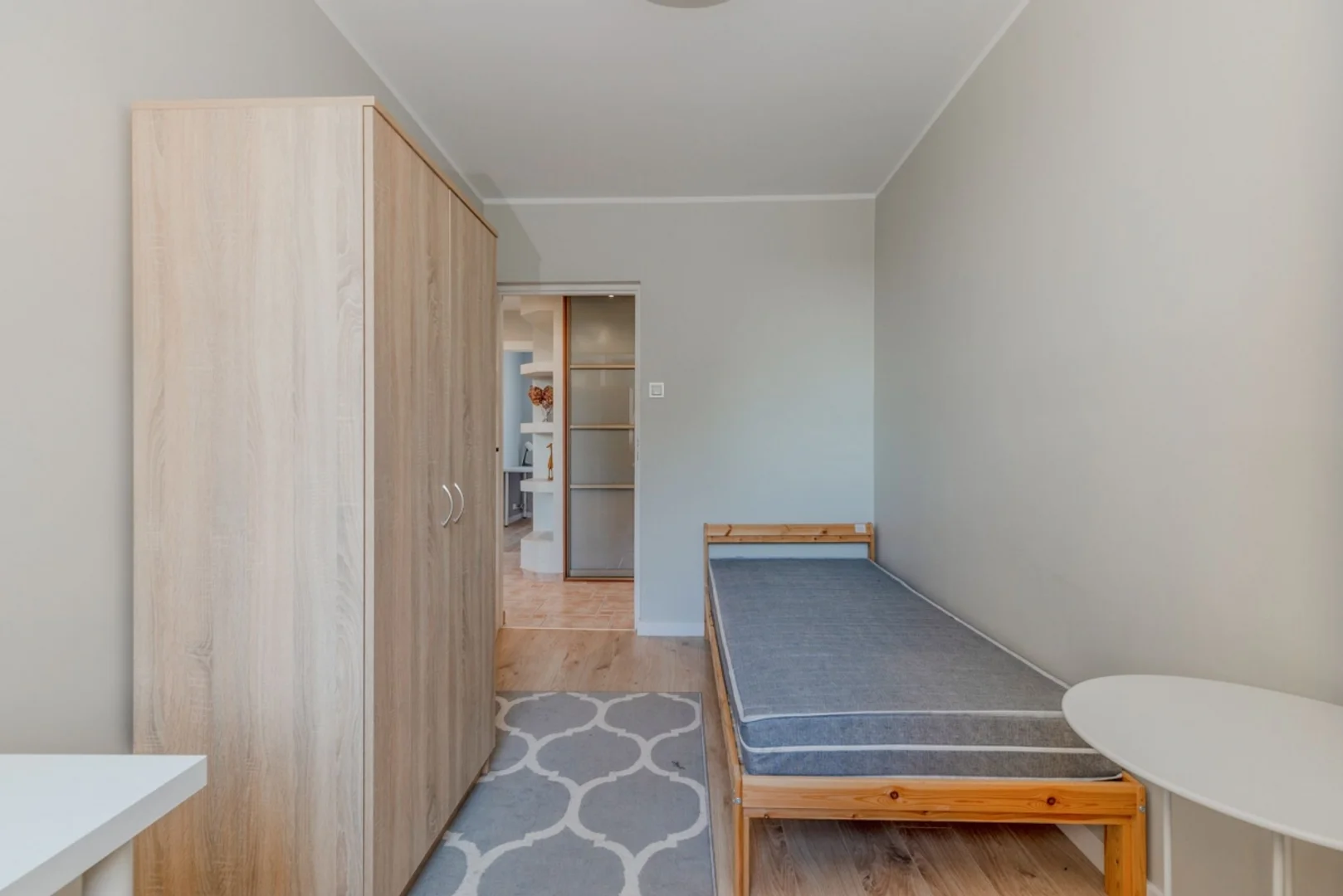 Zimmer in Studentenwohnung in  zu vermieten, voll möbliert
